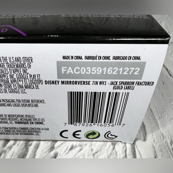 Todd McFarlane Toys - Disney Mirrorverse - Jack Sparrow - Gold Label - 7 Inch - Picture 7 of 7